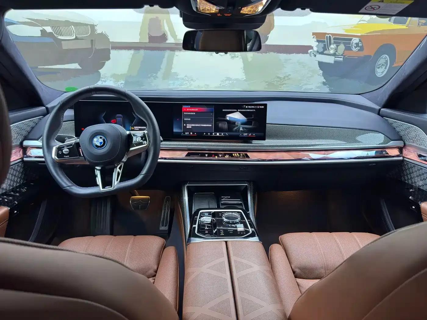 BMW i7 M70L 2023 Model — миниатюра 10
