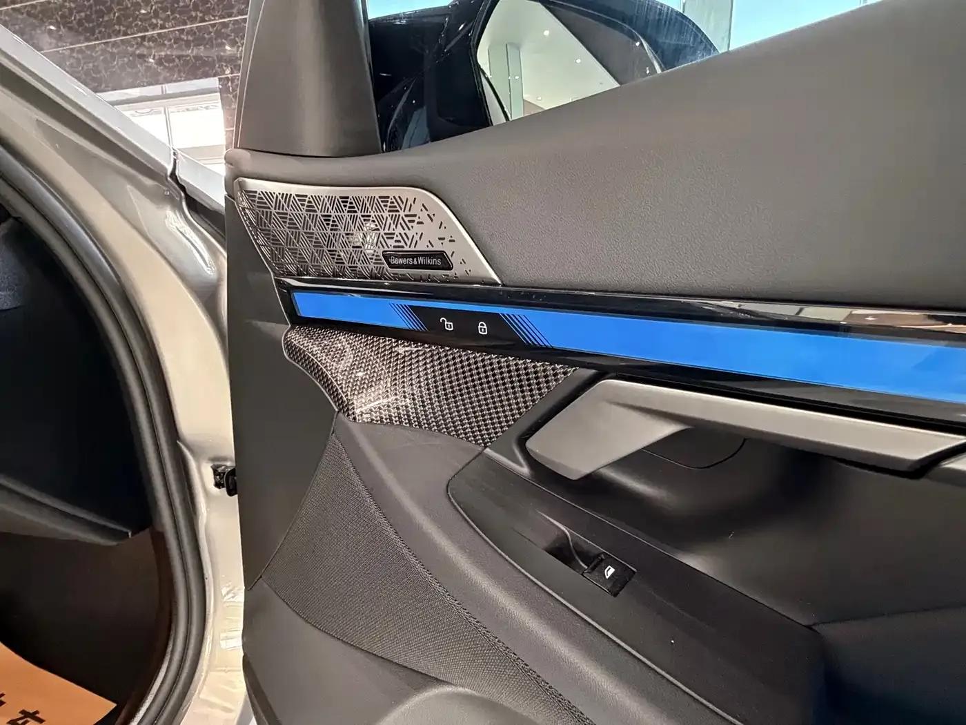 2024 BMW i5 M60 xDrive M60 — миниатюра 15