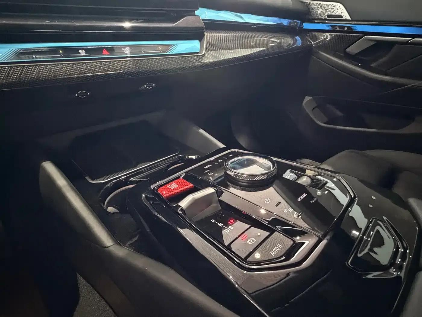 2024 BMW i5 M60 xDrive M60 — миниатюра 7