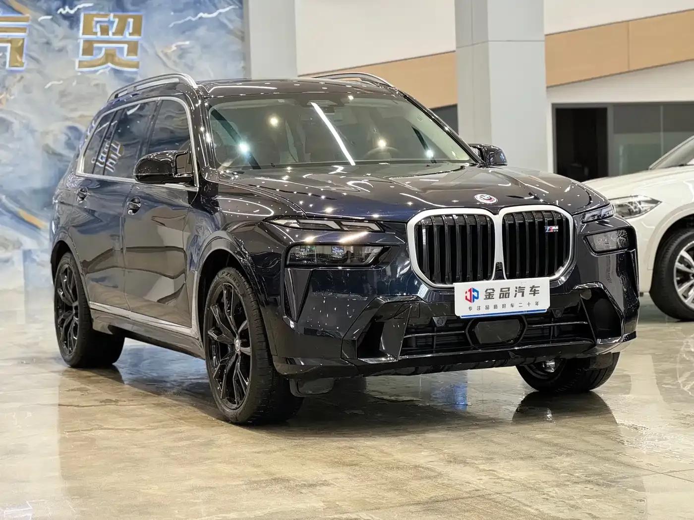 2023 BMW X7 M60i xDrive M60i — миниатюра 3