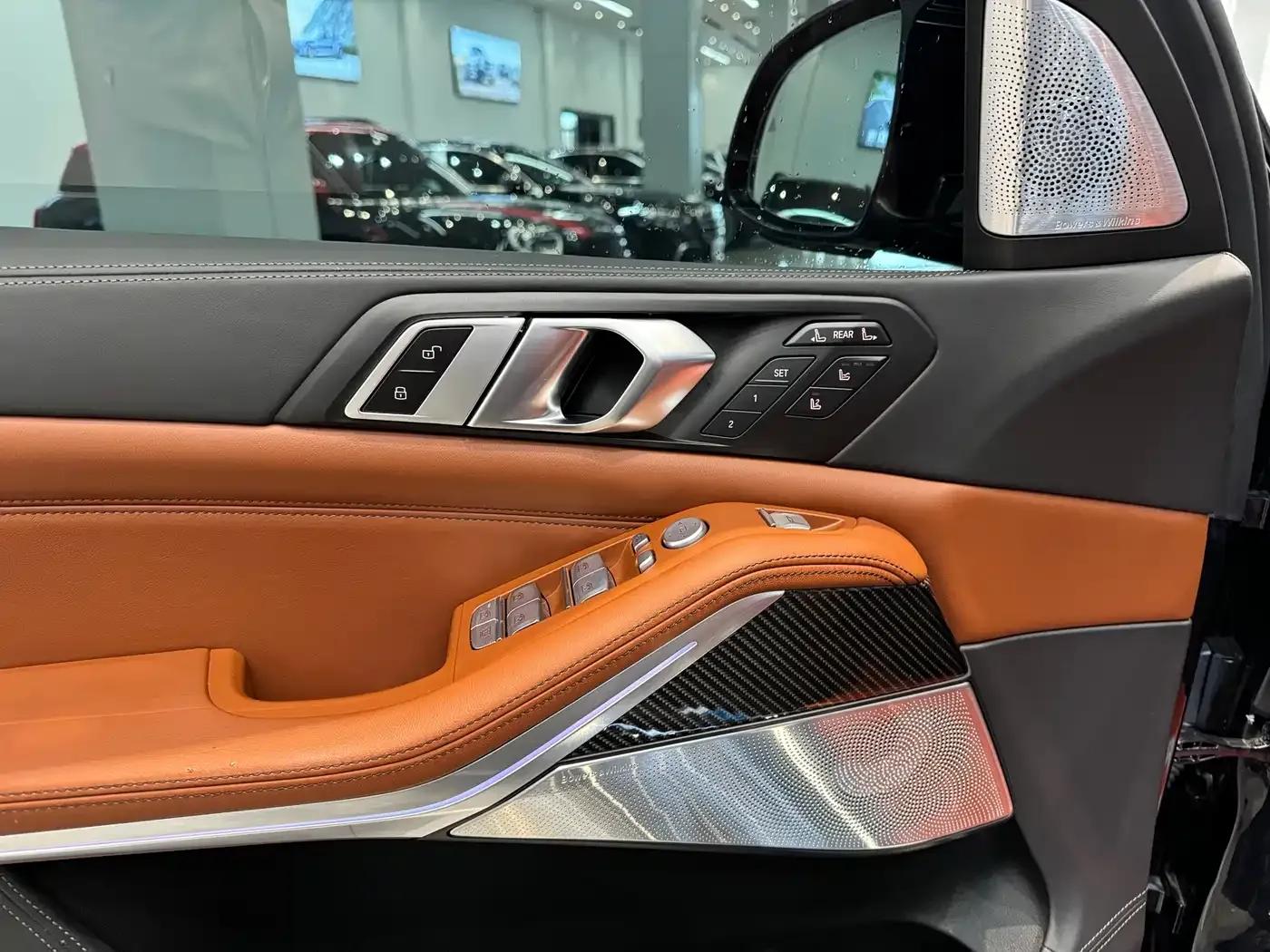 2023 BMW X7 M60i xDrive M60i — миниатюра 8