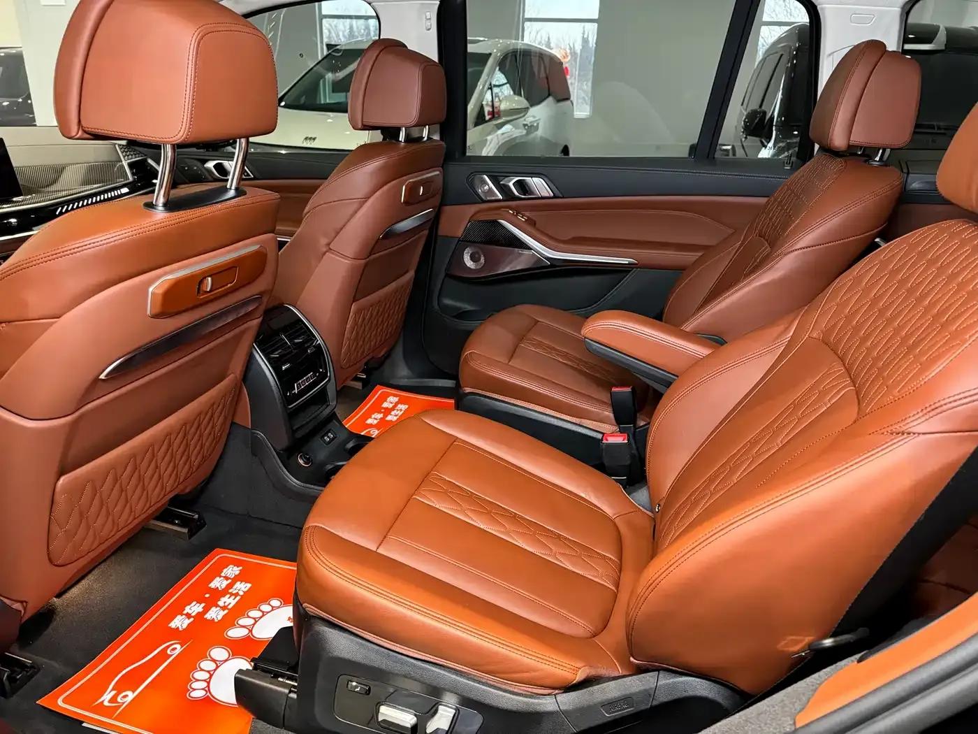 2023 BMW X7 M60i xDrive M60i — миниатюра 9