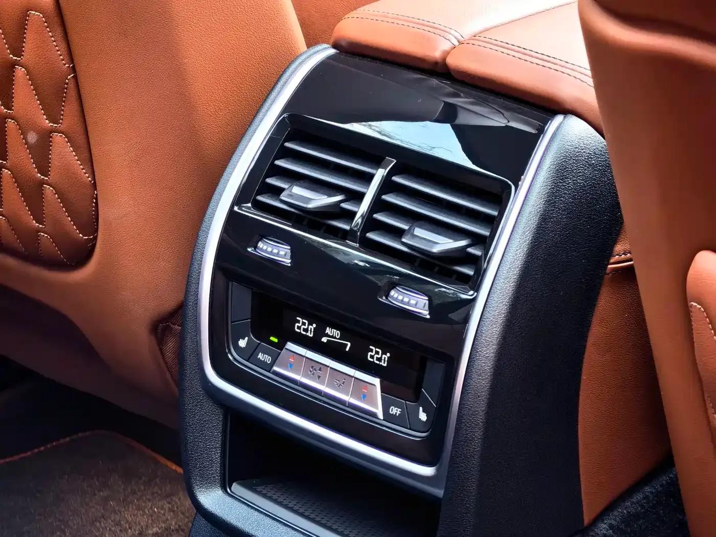 2023 BMW X7 M60i xDrive M60i — миниатюра 14