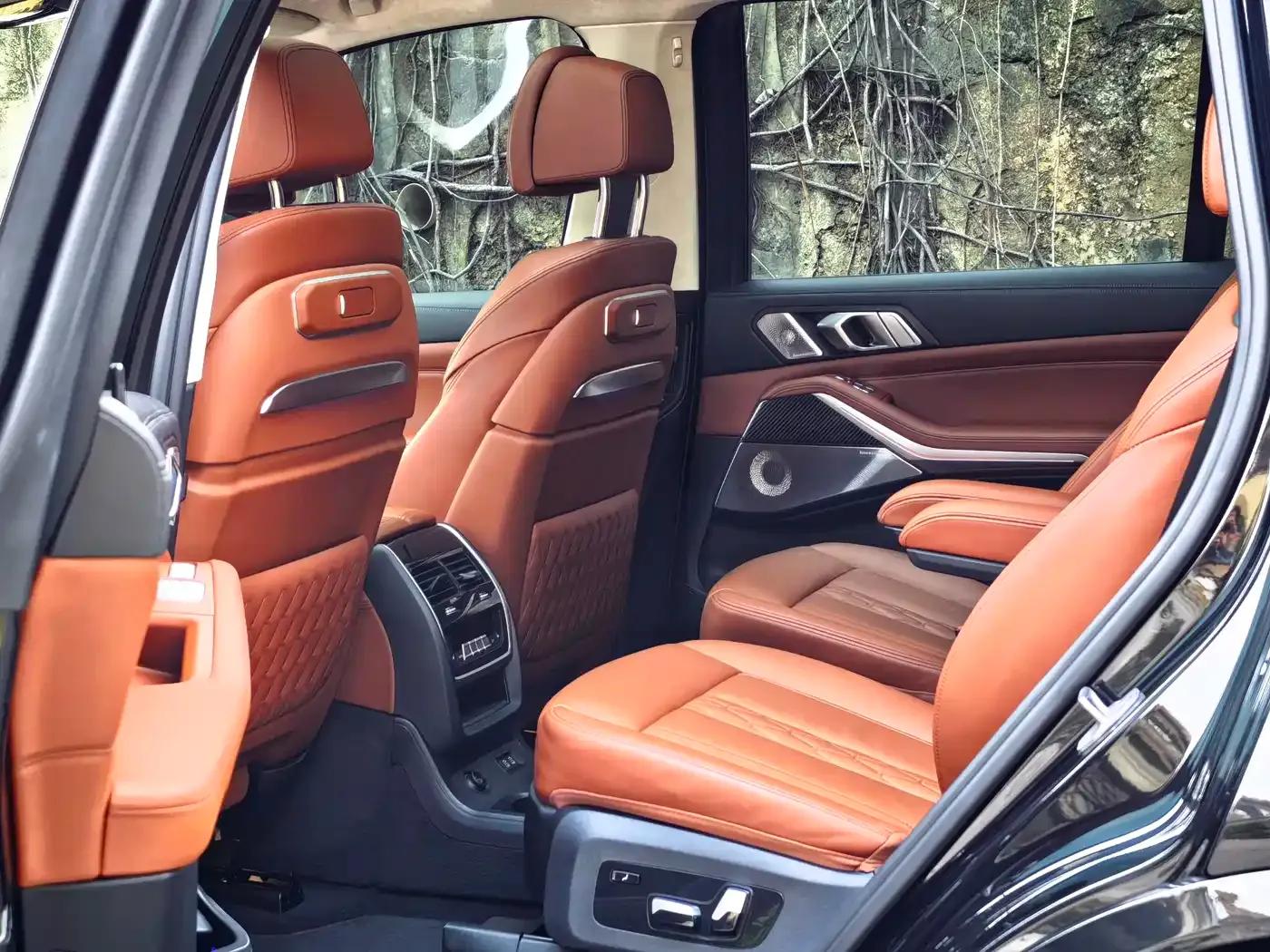 2023 BMW X7 M60i xDrive M60i — миниатюра 5