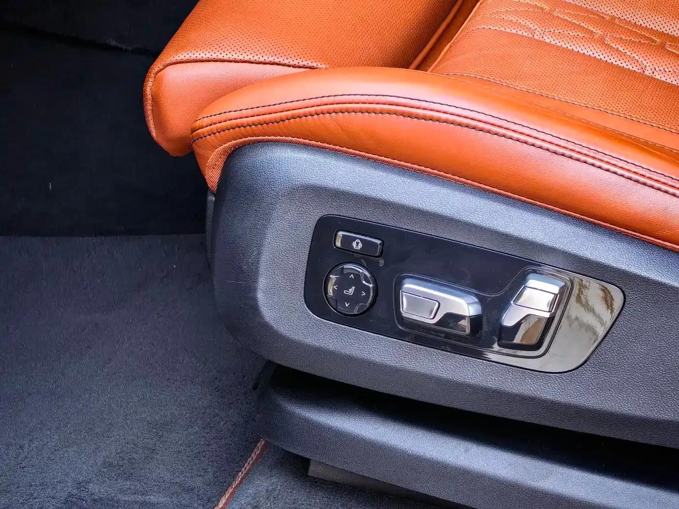 2023 BMW X7 M60i xDrive M60i — миниатюра 6