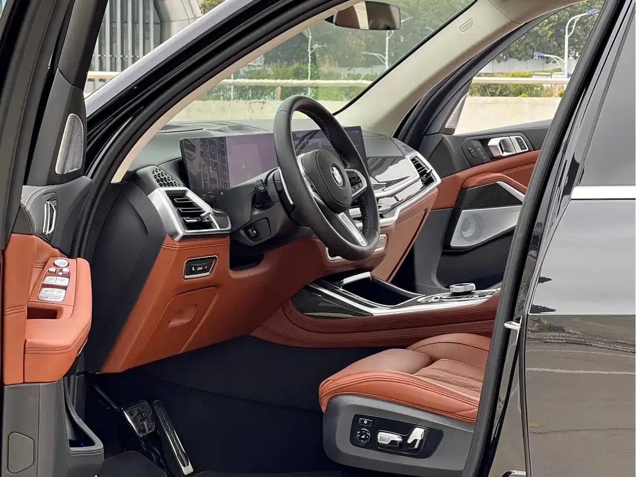 2023 BMW X7 M60i xDrive M60i — миниатюра 4
