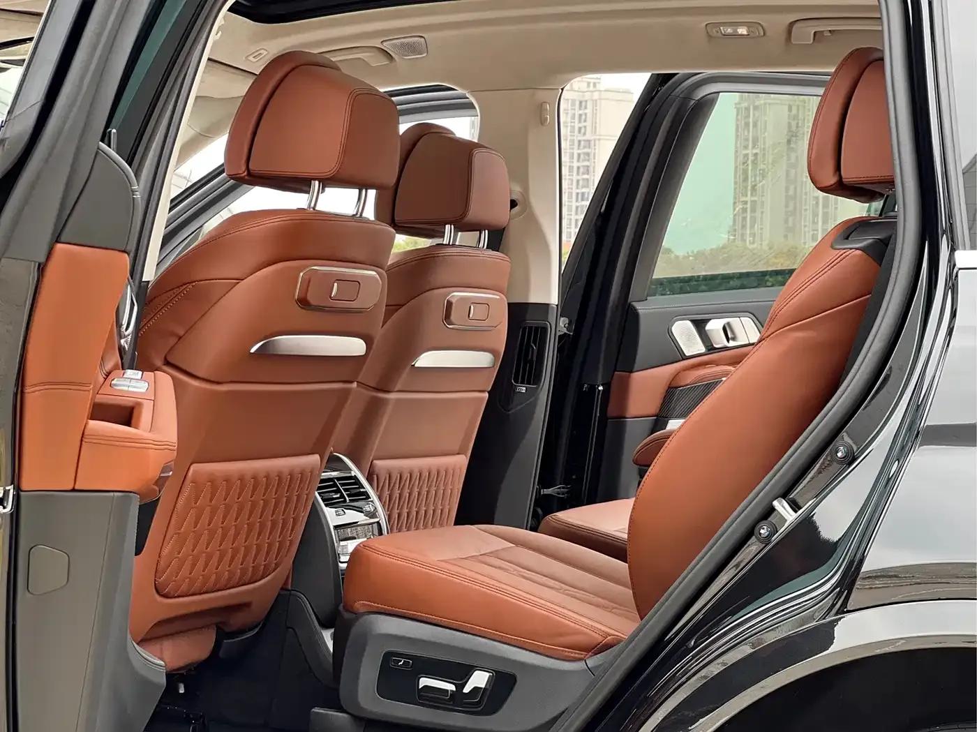 2023 BMW X7 M60i xDrive M60i — миниатюра 5