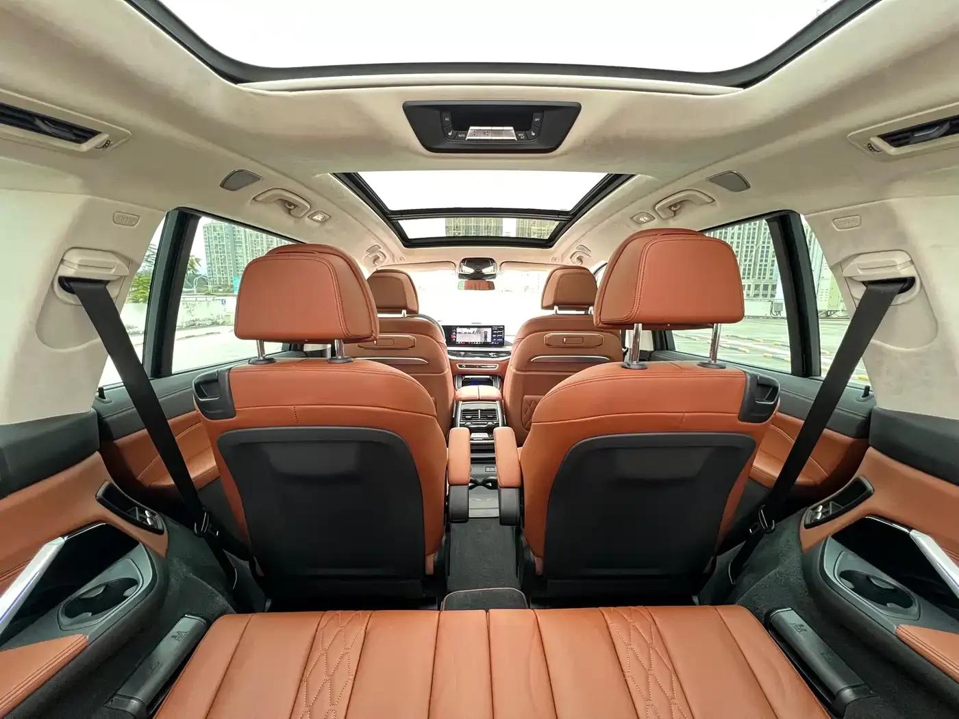 2023 BMW X7 M60i xDrive M60i — миниатюра 8