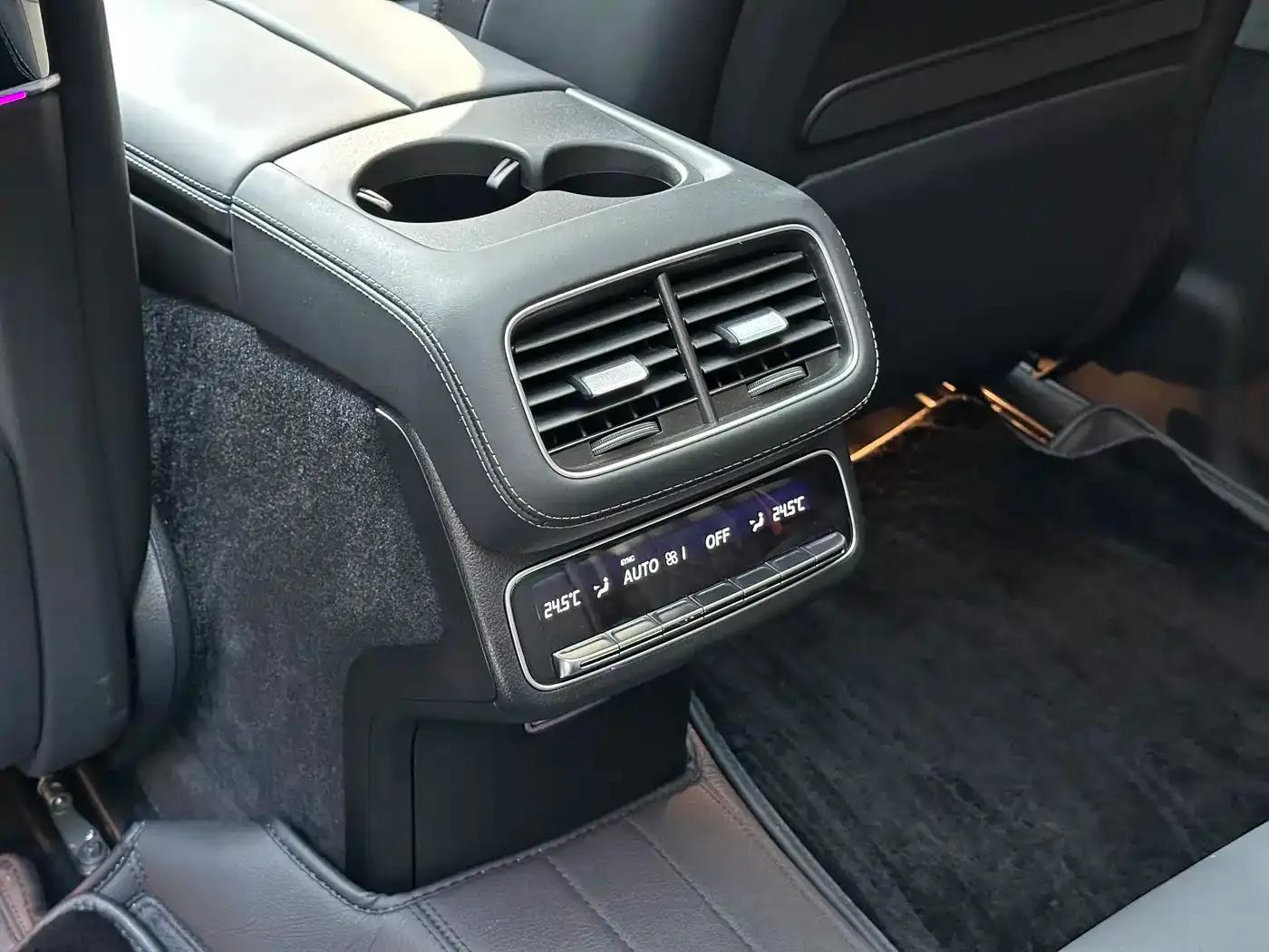 2024 Mercedes-Benz GLS AMG 63 4MATIC+ — миниатюра 11