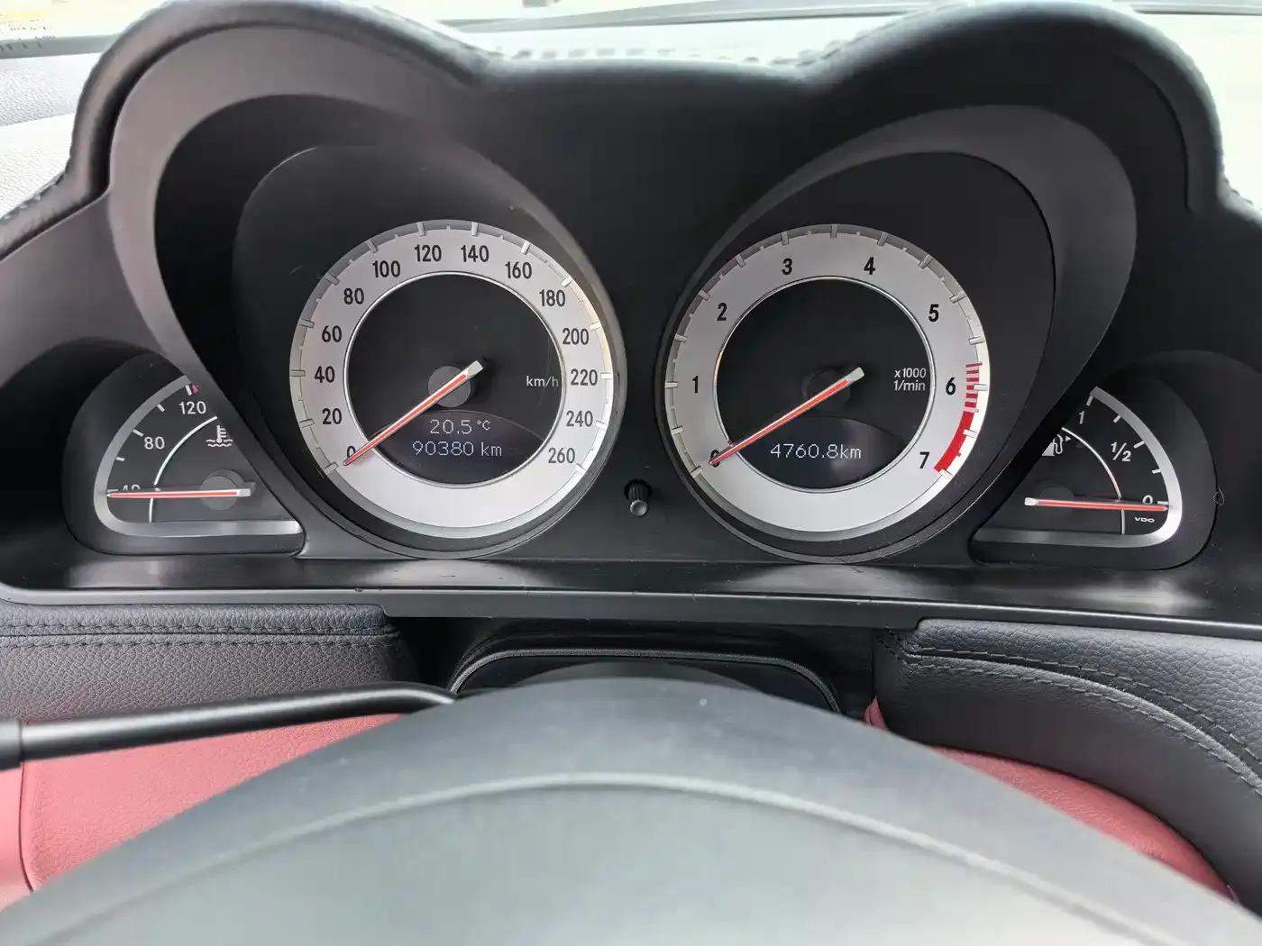 Mercedes-Benz SL-Class 2010 SL 300 — миниатюра 11