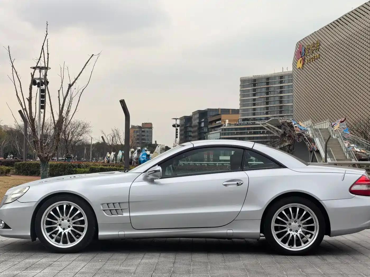 Mercedes-Benz SL-Class 2010 SL 300 — миниатюра 6