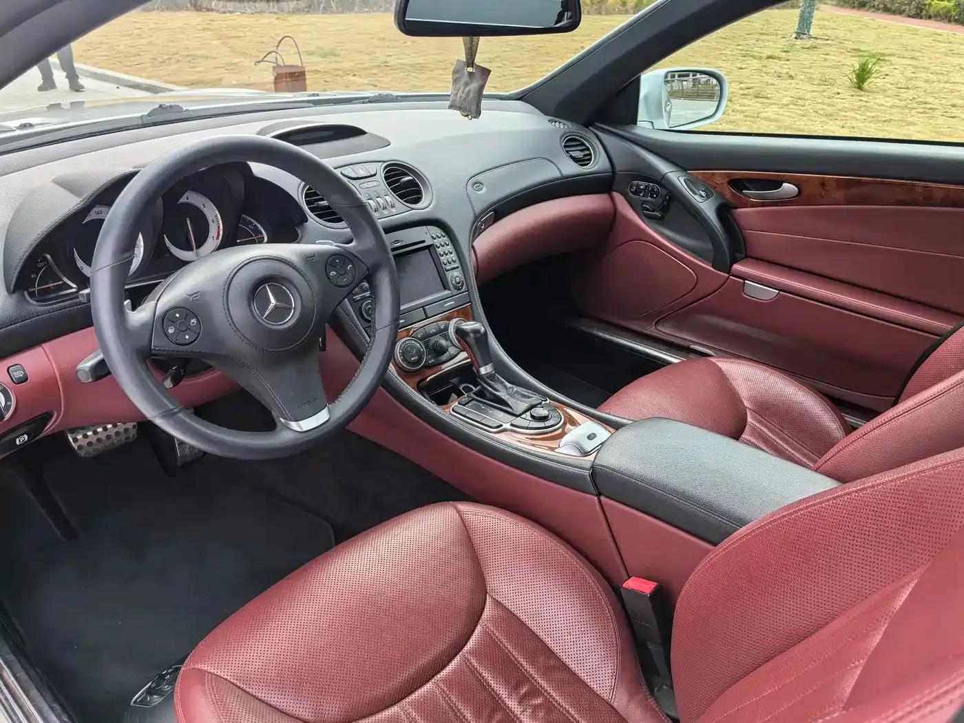 Mercedes-Benz SL-Class 2010 SL 300 — миниатюра 9