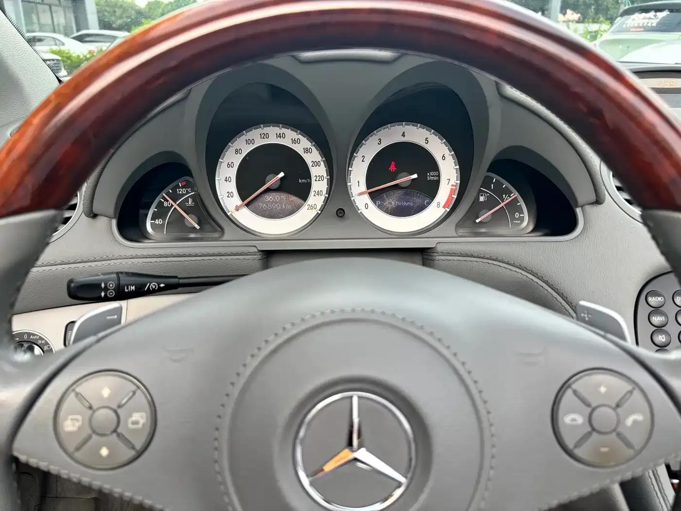 Mercedes-Benz SL-Class 2008 SL 350 — миниатюра 11