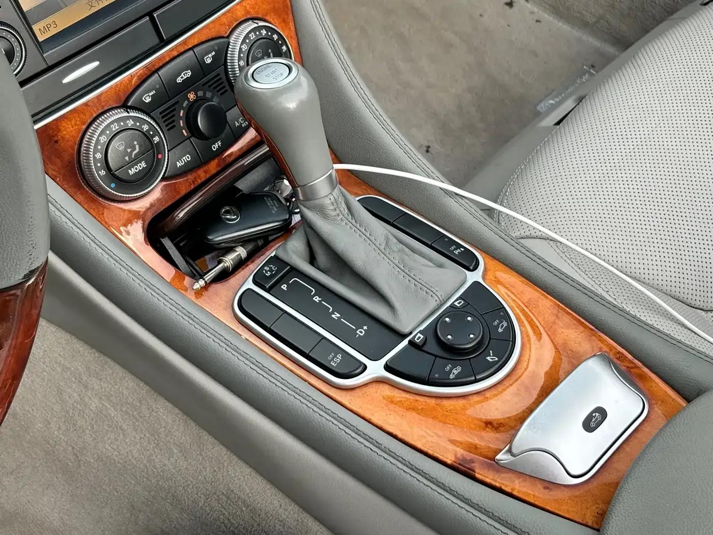 Mercedes-Benz SL-Class 2008 SL 350 — миниатюра 14