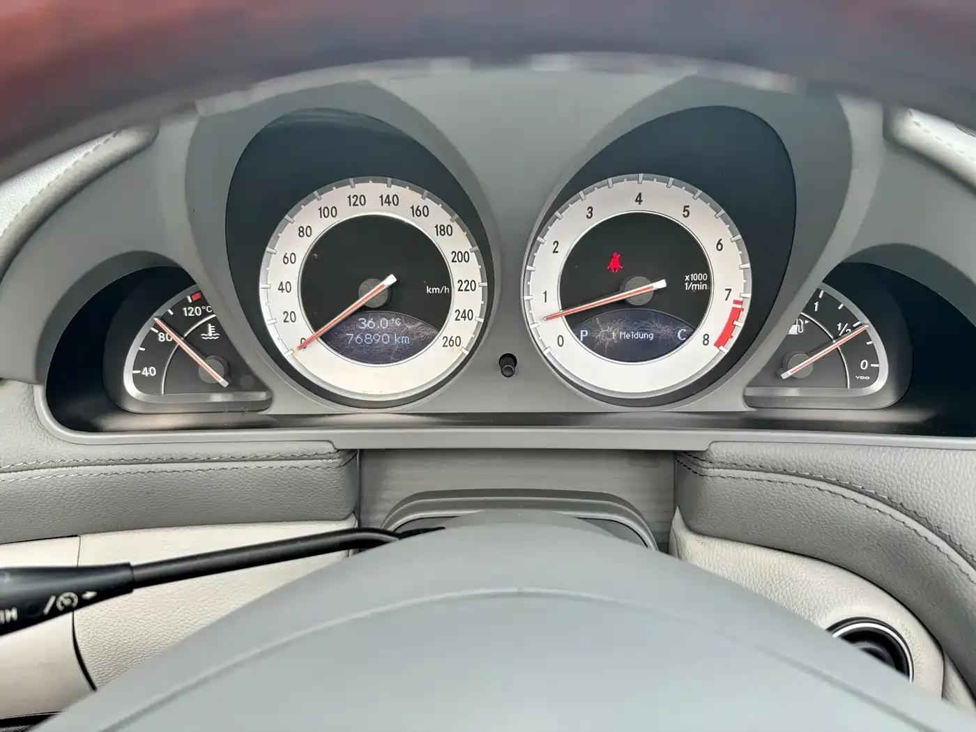 Mercedes-Benz SL-Class 2008 SL 350 — миниатюра 10
