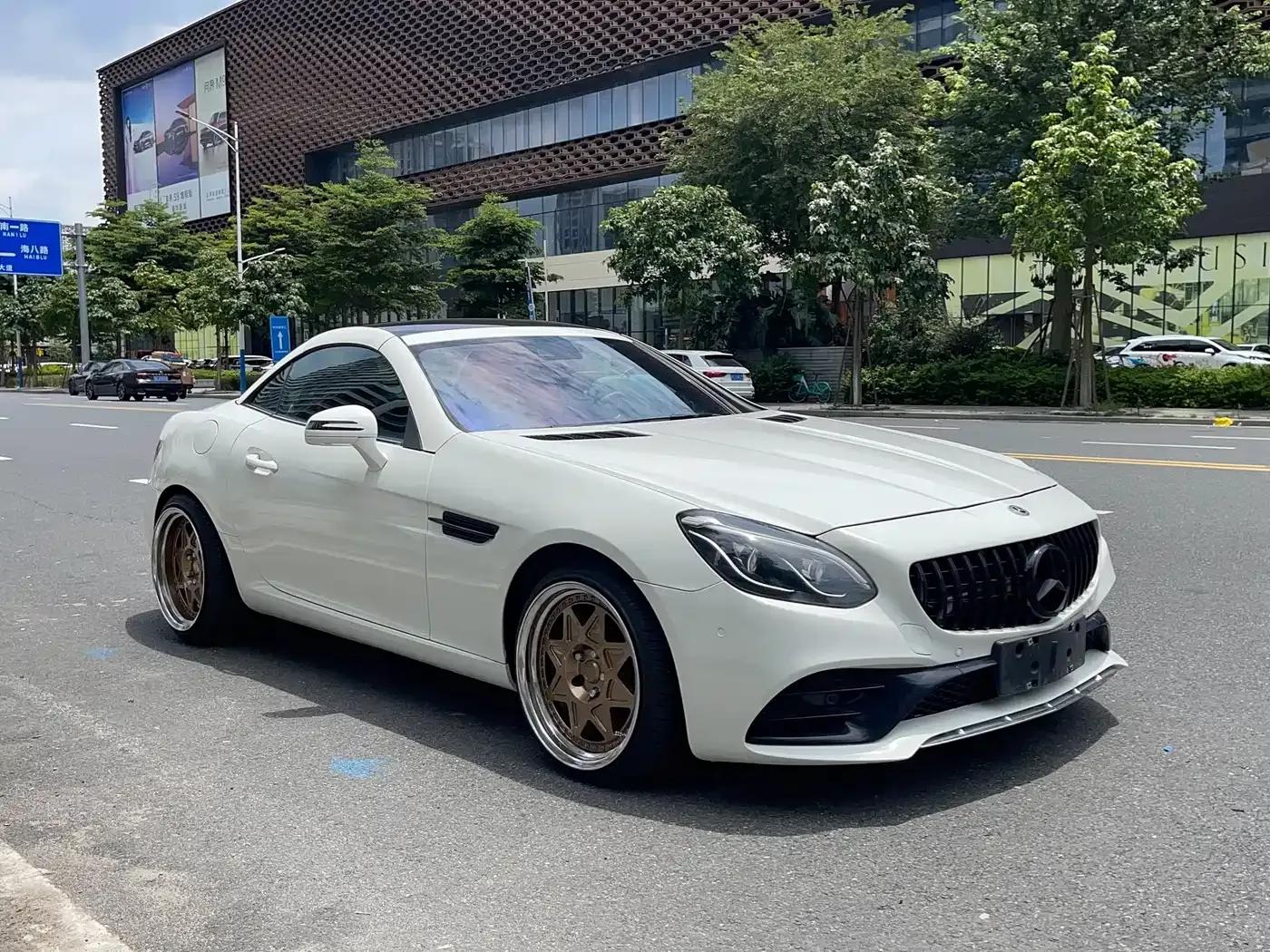 Mercedes-Benz SLC 2018 SLC 300 Luxury Sport — миниатюра 2