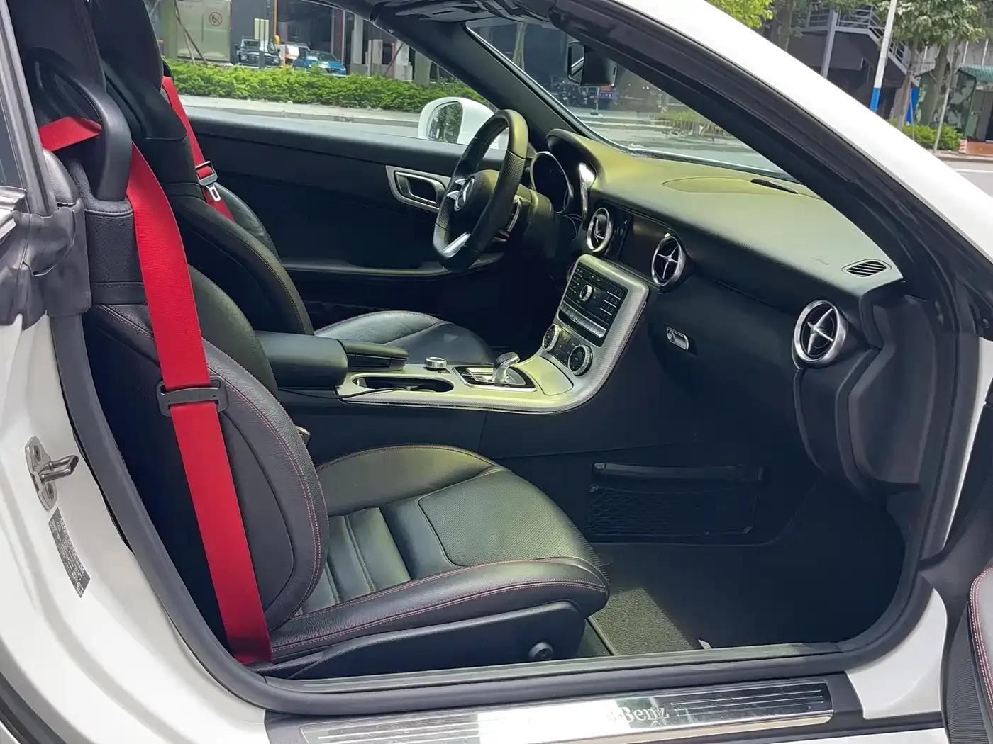 Mercedes-Benz SLC 2018 SLC 300 Luxury Sport — миниатюра 5