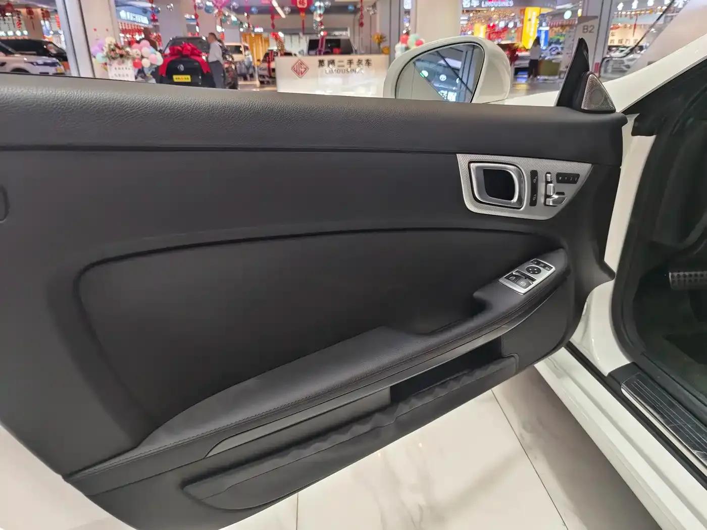 Mercedes-Benz SLC 2016 SLC 200 Dynamic — миниатюра 5