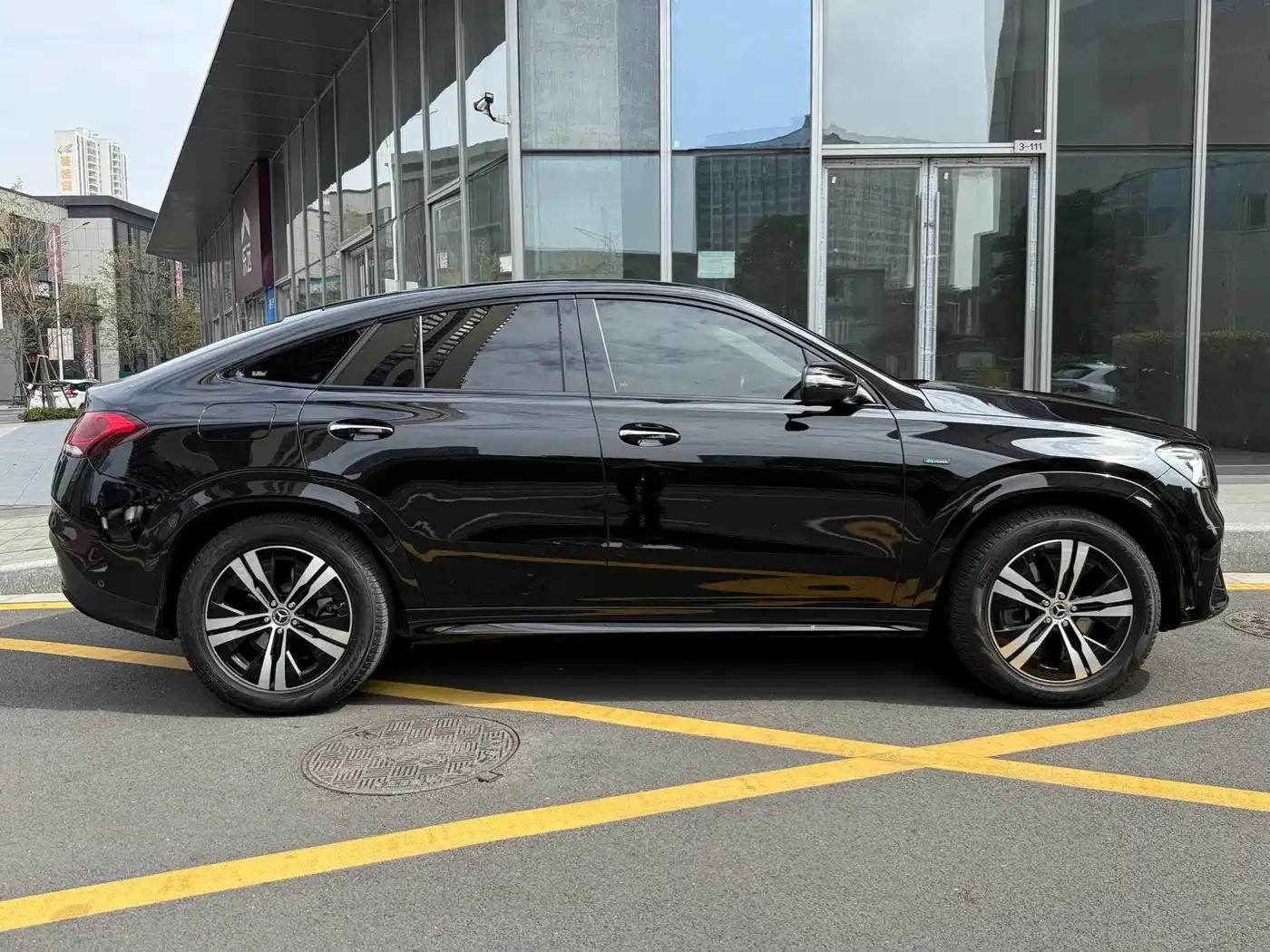 Mercedes-Benz GLE Coupe 2021 GLE 350 e 4MATIC Coupe SUV — миниатюра 4