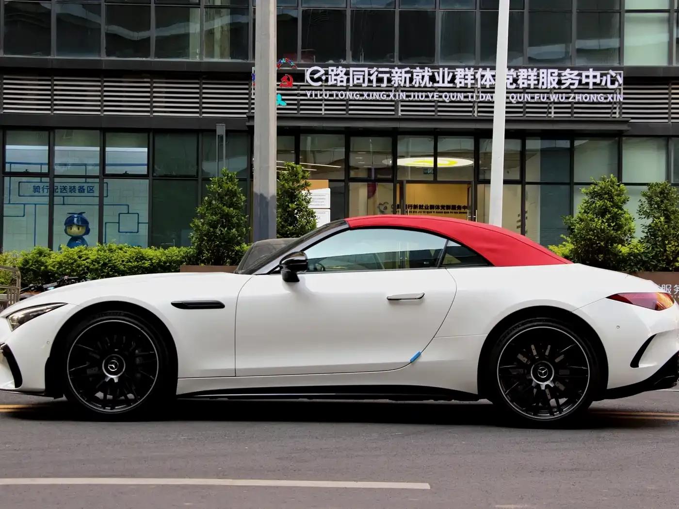 Mercedes-Benz SL-Class AMG 2024 SL 43 — миниатюра 3