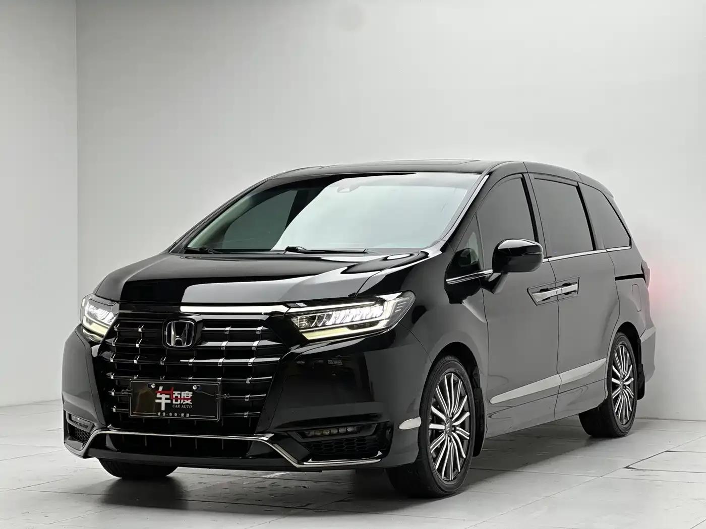 Elysion 2022 2.0L e:HEV Luxury Edition — миниатюра 1