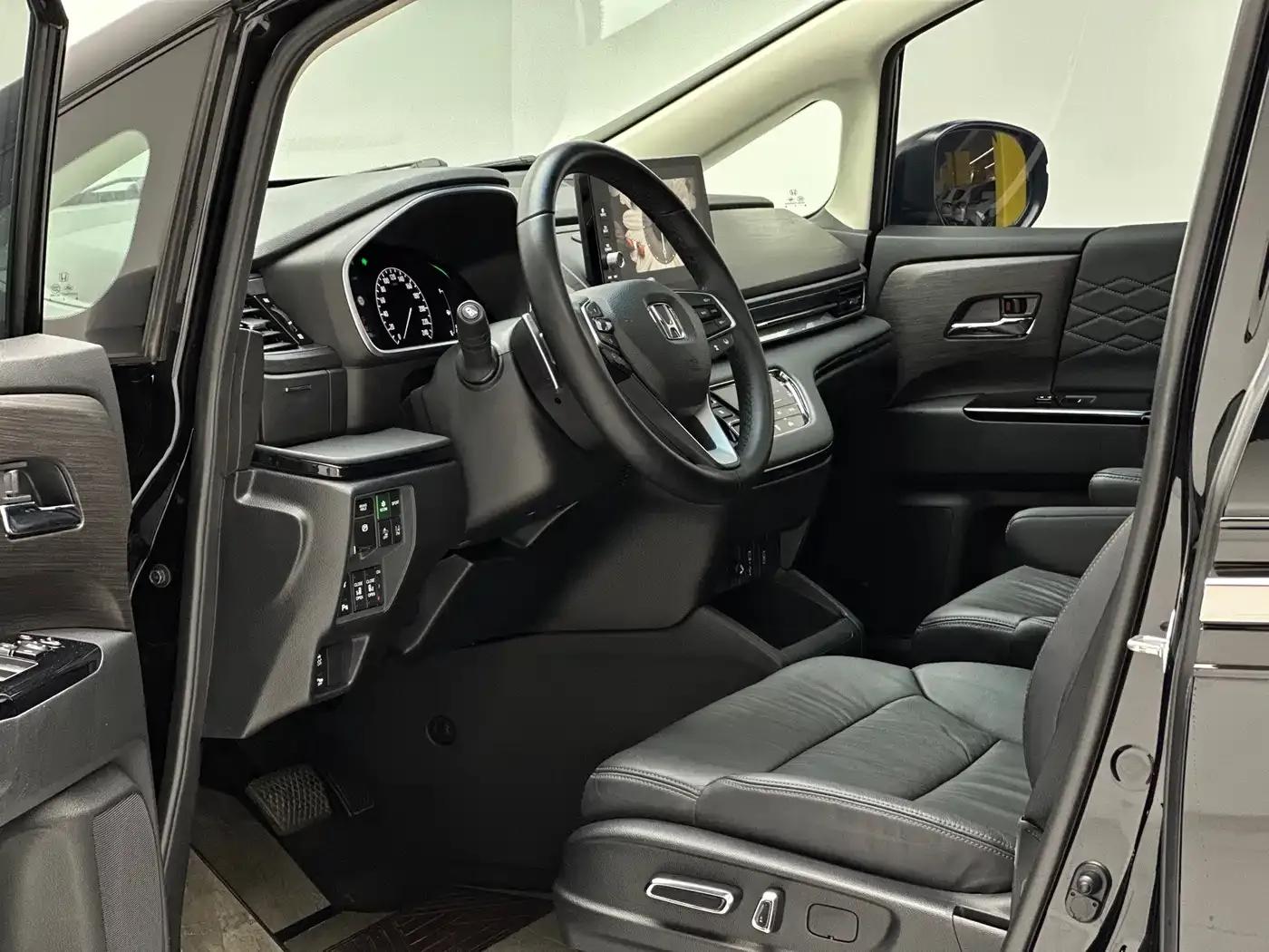 Elysion 2022 2.0L e:HEV Luxury Edition — миниатюра 13
