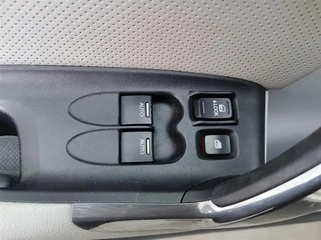 Honda CR-Z 2012 Hybrid — миниатюра 9