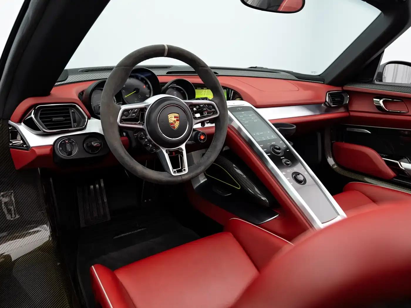 2014 918 Spyder 4.6L — миниатюра 8