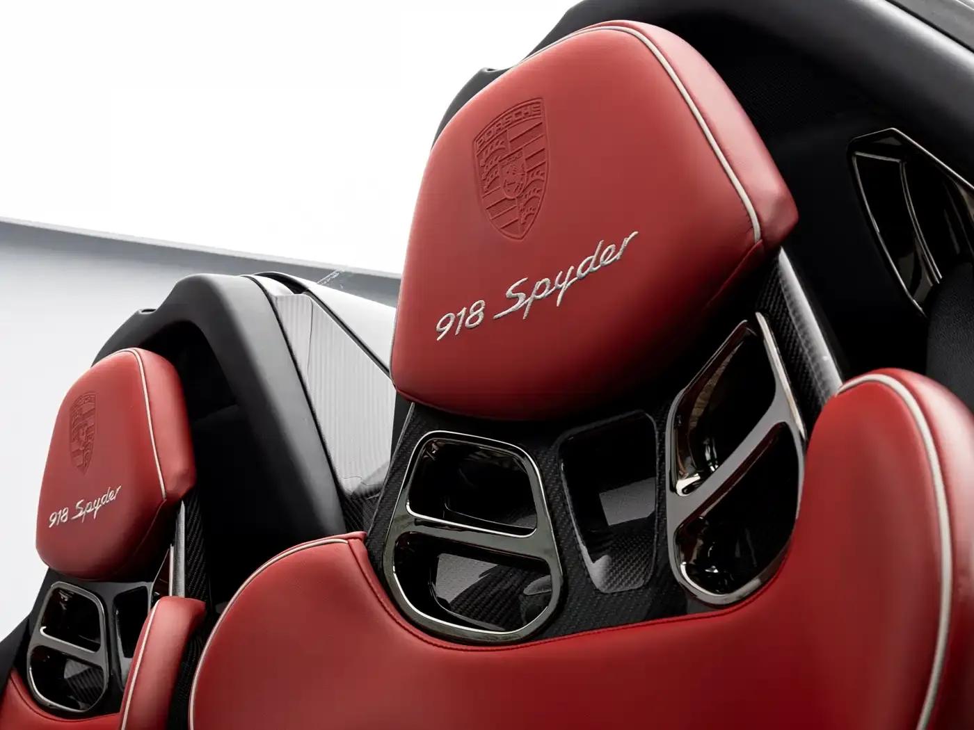2014 918 Spyder 4.6L — миниатюра 10