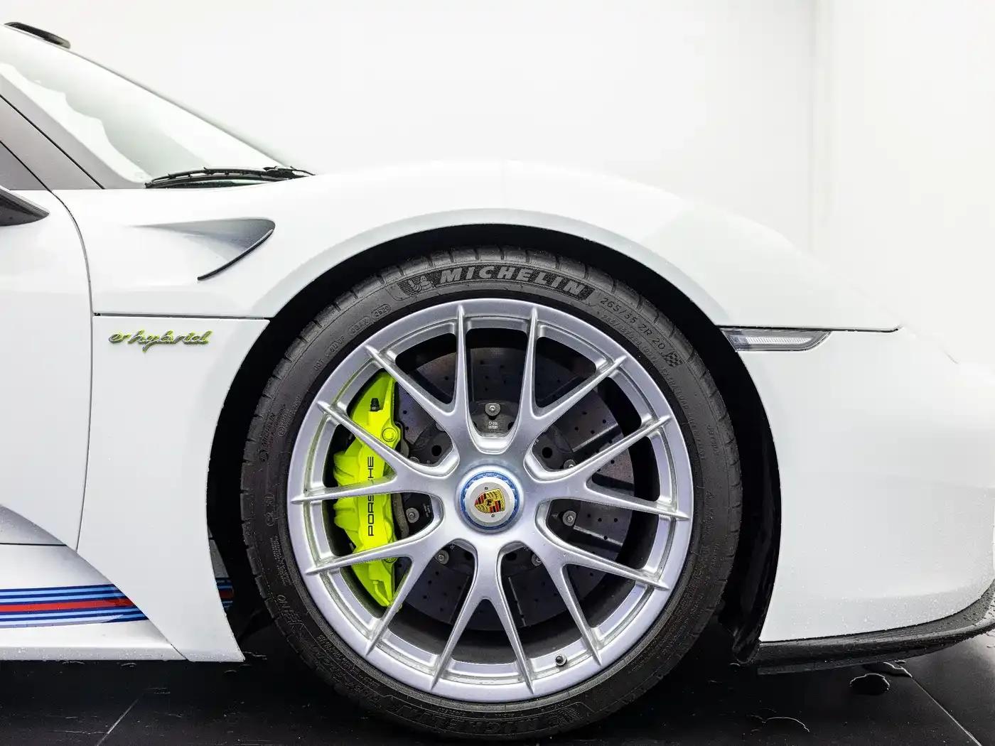 918 Spyder 2014 Weissach package 4.6L — миниатюра 15