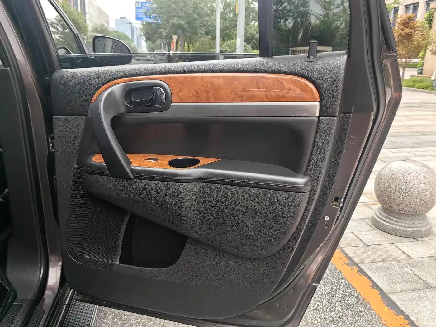 Enclave 2010 3.6L Flagship Edition — миниатюра 16