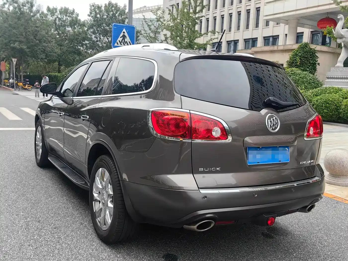 Enclave 2010 3.6L Flagship Edition — миниатюра 3