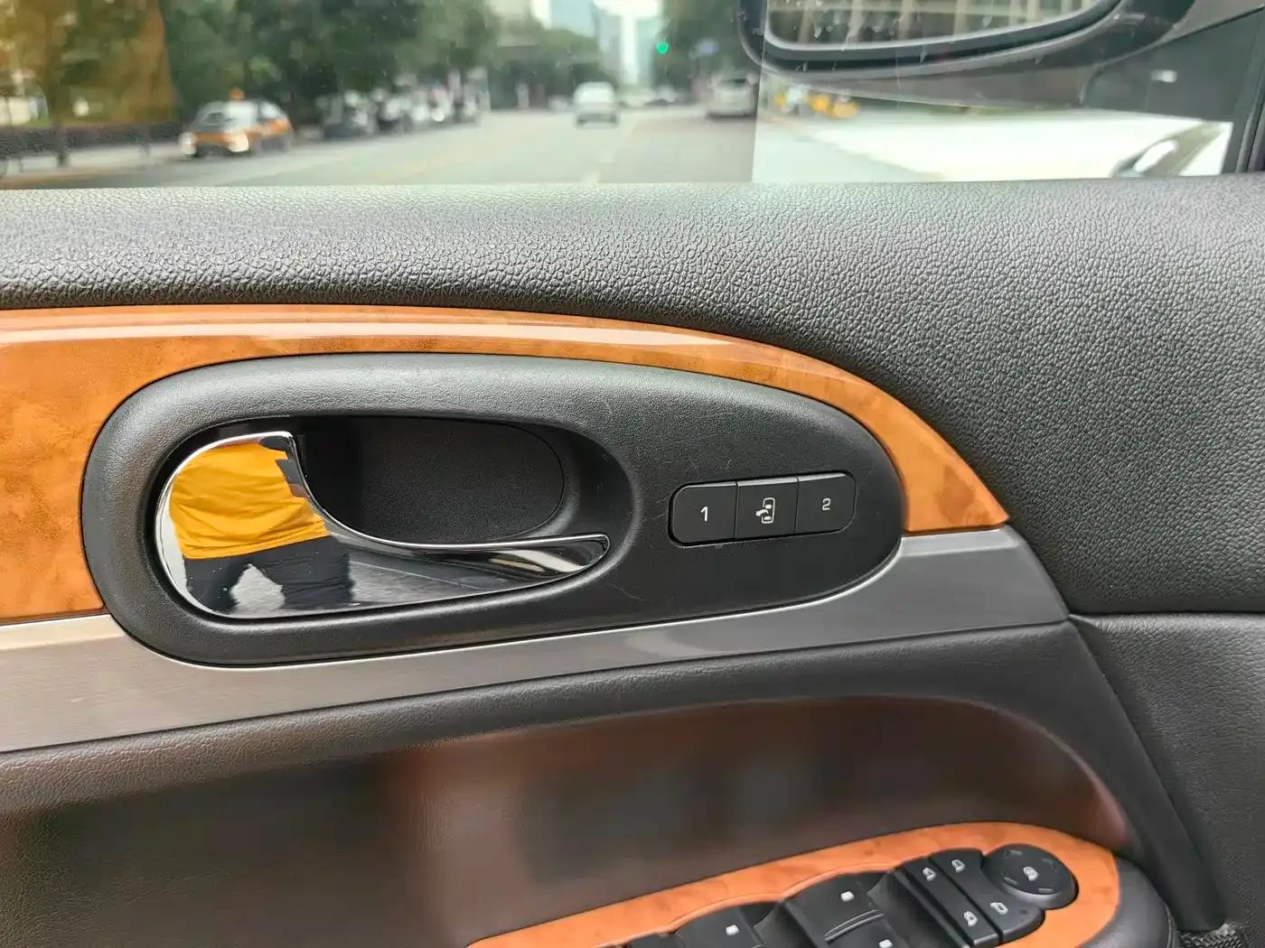 Enclave 2010 3.6L Flagship Edition — миниатюра 33