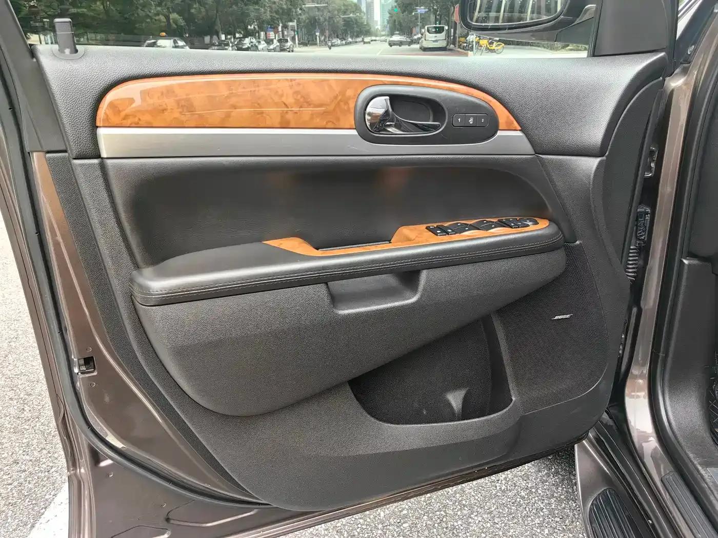 Enclave 2010 3.6L Flagship Edition — миниатюра 35