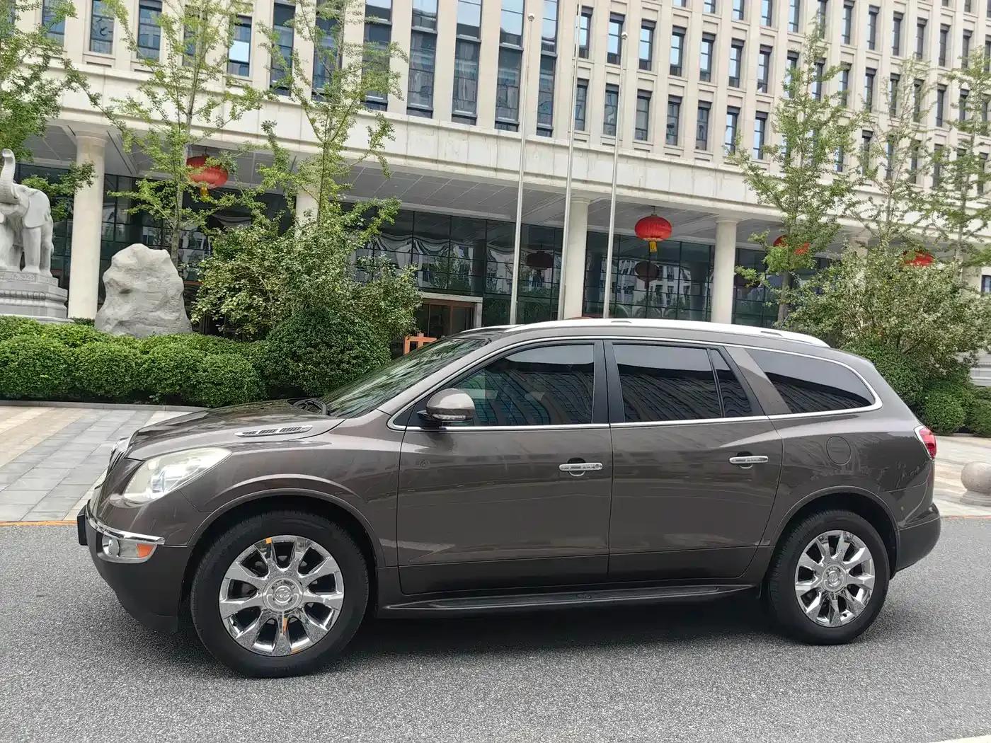Enclave 2010 3.6L Flagship Edition — миниатюра 8