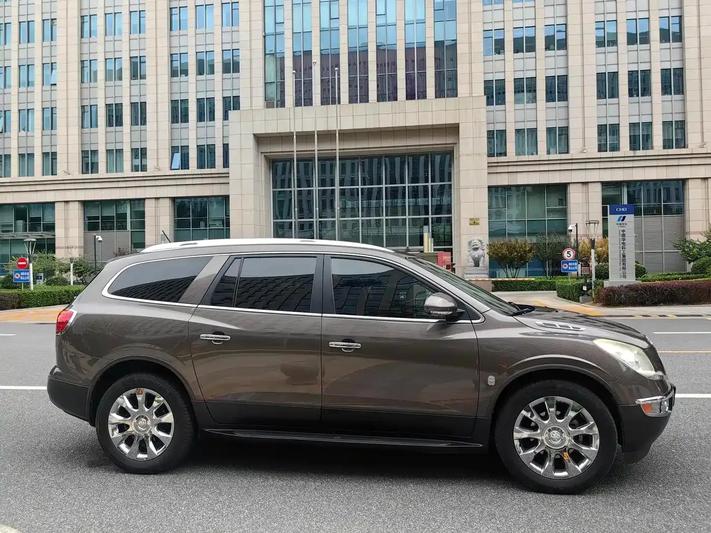 Enclave 2010 3.6L Flagship Edition — миниатюра 9