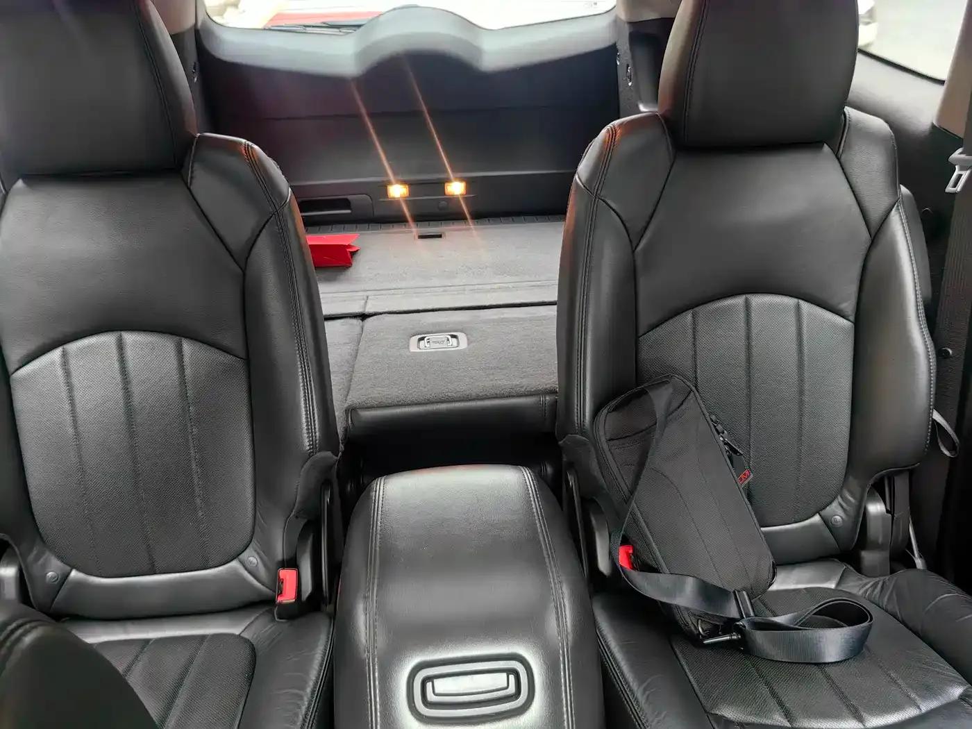 Enclave 2010 3.6L Flagship Edition — миниатюра 10