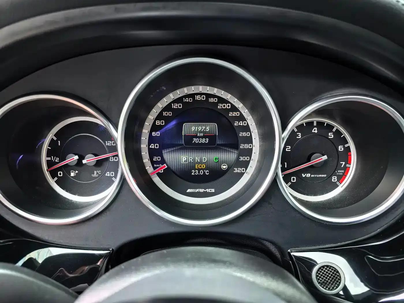 2015 Mercedes-Benz CLS AMG 63 4MATIC — миниатюра 18