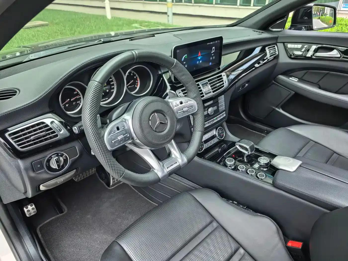2015 Mercedes-Benz CLS AMG 63 4MATIC — миниатюра 22