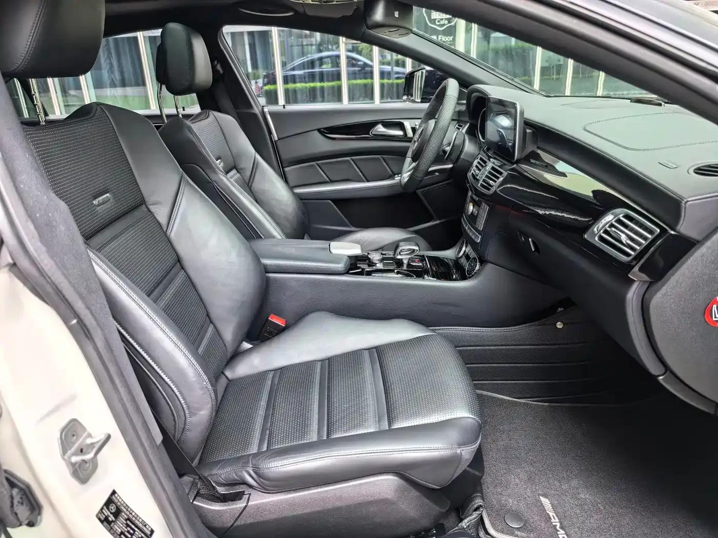 2015 Mercedes-Benz CLS AMG 63 4MATIC — миниатюра 25