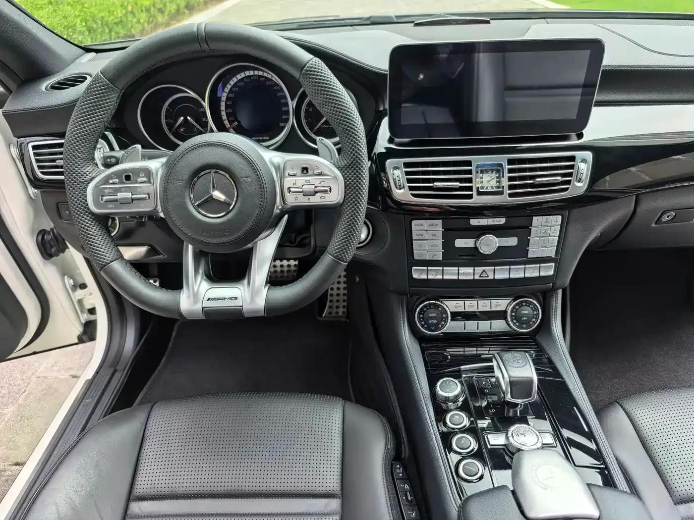 2015 Mercedes-Benz CLS AMG 63 4MATIC — миниатюра 26