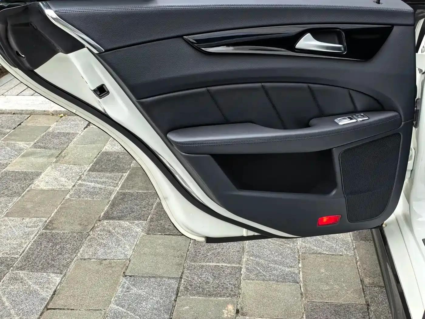 2015 Mercedes-Benz CLS AMG 63 4MATIC — миниатюра 8
