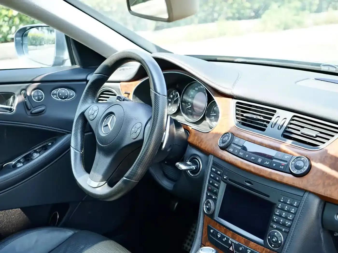 2008 Mercedes-Benz CLS AMG 63 — миниатюра 9