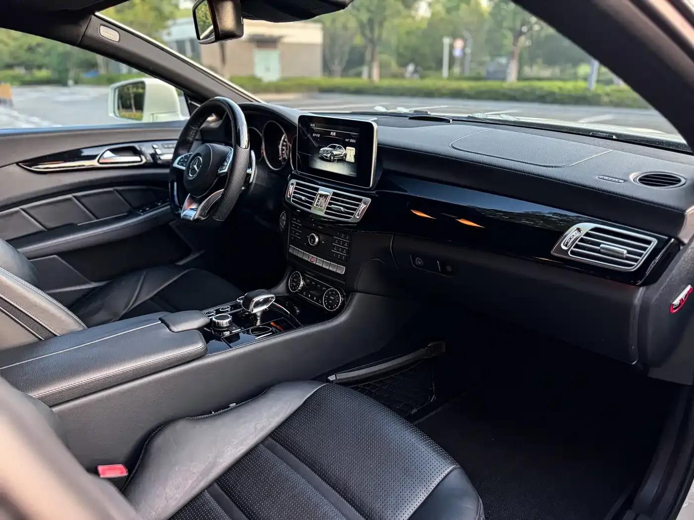2015 Mercedes-Benz CLS AMG 63 4MATIC — миниатюра 15