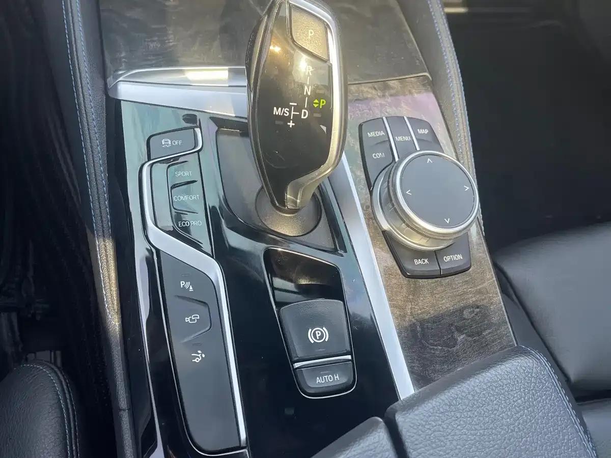 2020 BMW 6 Series GT 630i M Sport Package — миниатюра 14