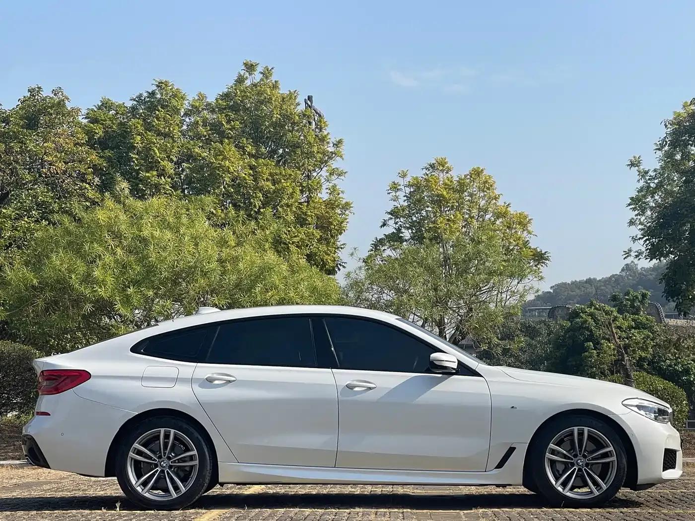 2020 BMW 6 Series GT 630i M Sport Package — миниатюра 17