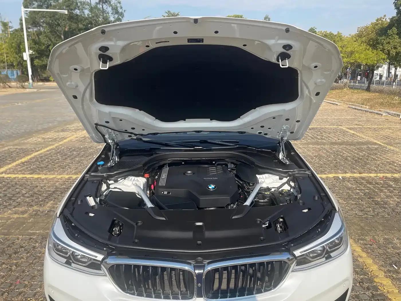 2020 BMW 6 Series GT 630i M Sport Package — миниатюра 18