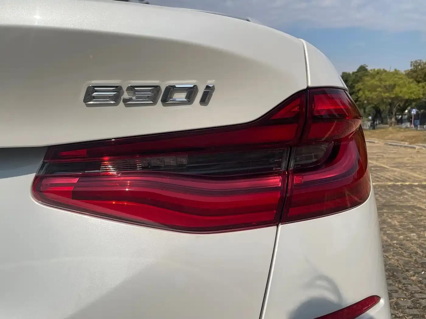 2020 BMW 6 Series GT 630i M Sport Package — миниатюра 21