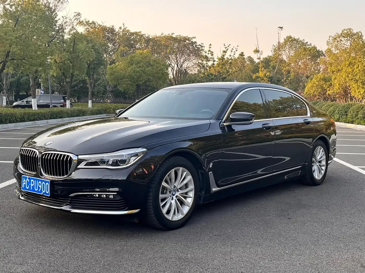 BMW 7 Series PHEV 2017 740Le xDrive — миниатюра 1