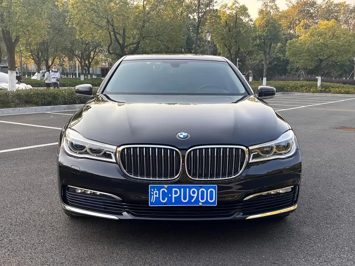 BMW 7 Series PHEV 2017 740Le xDrive — миниатюра 2